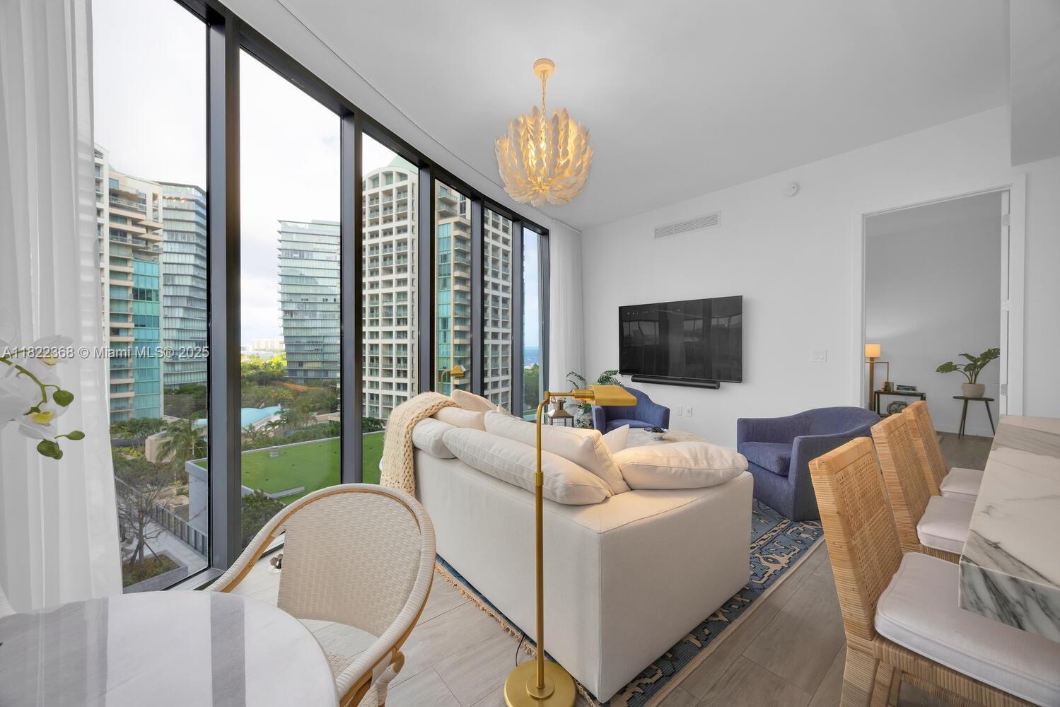 Building Photo - 2831 S Bayshore Dr
