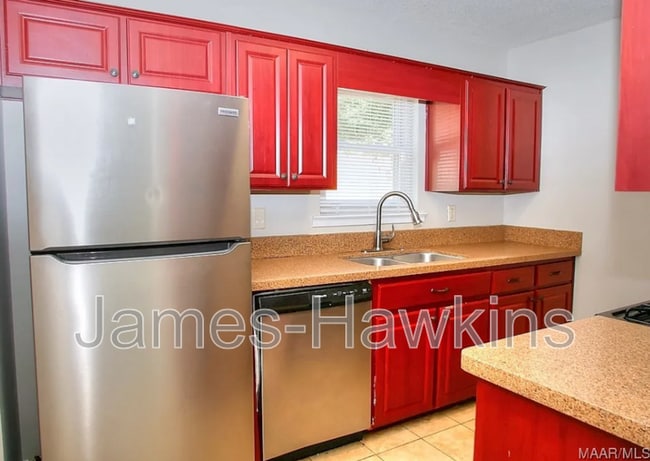 Building Photo - 709 Balfour Rd