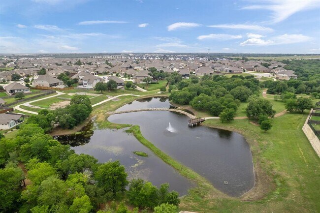 Building Photo - 825 Sun Grv Trl