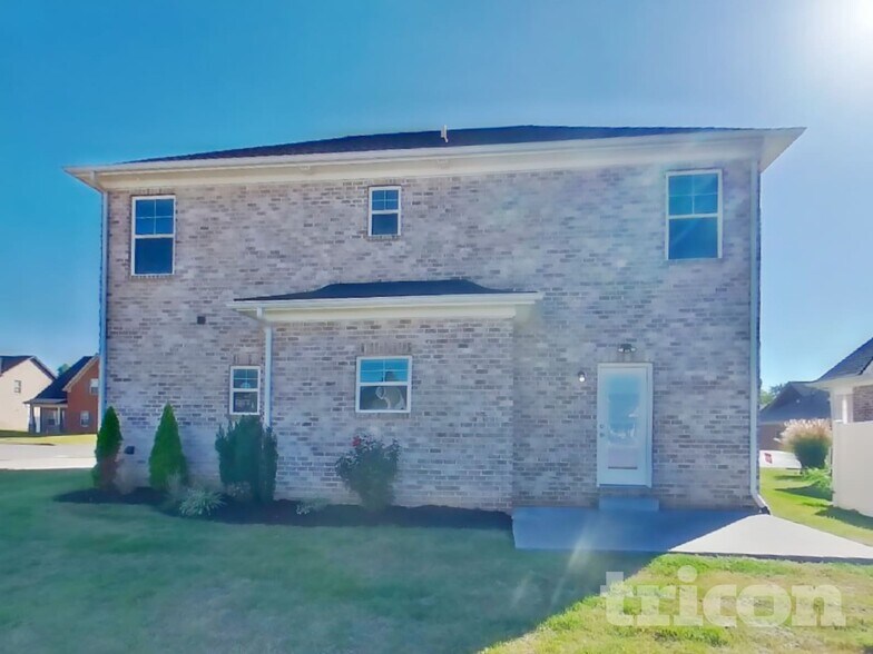 Building Photo - 415 Middleton Ln