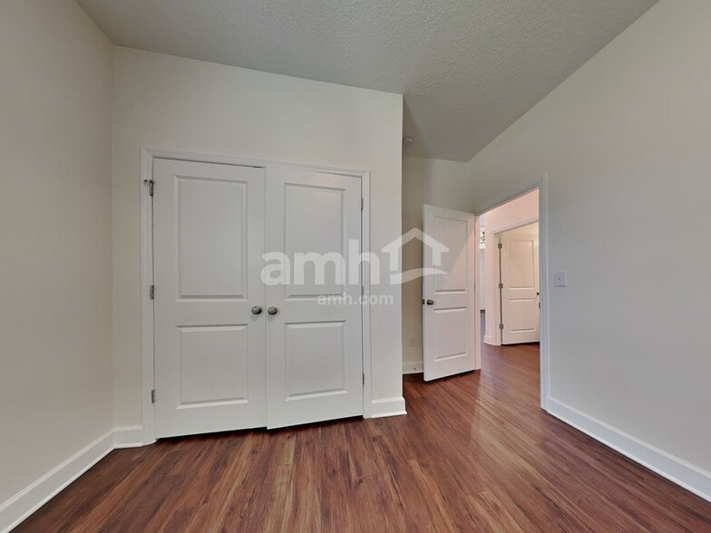 Building Photo - 2126 Saffron Walden Dr