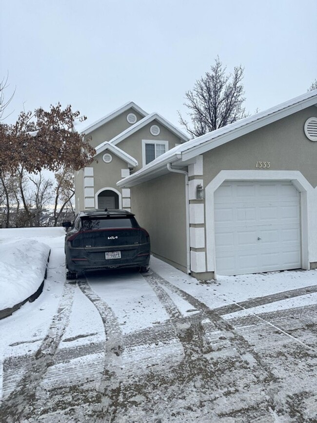 Building Photo - Dorothy Hill Rentals