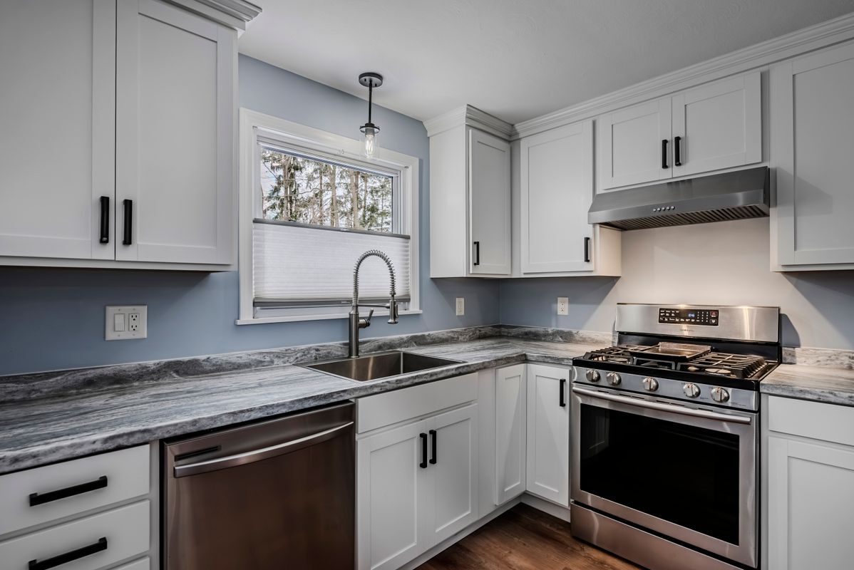 Building Photo - 602 E Garden St