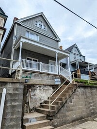 Building Photo - Spacious 3 bedroom 2.5 Bathroom Single Family Home (Mt Washington)