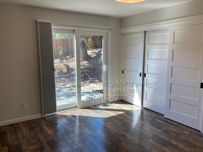Building Photo - 126 Blue Wing Dr