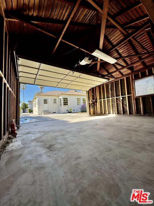 Building Photo - 632 N Harper Ave