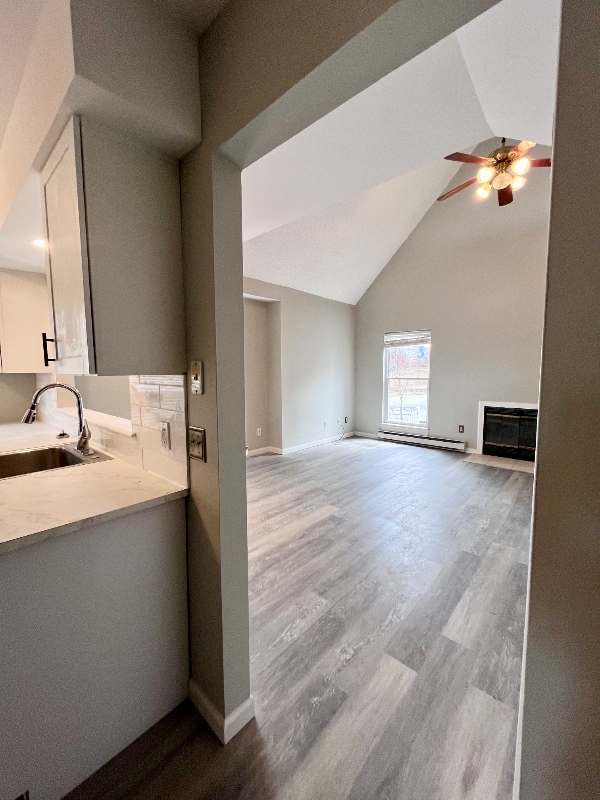 Building Photo - 15 Fox Run