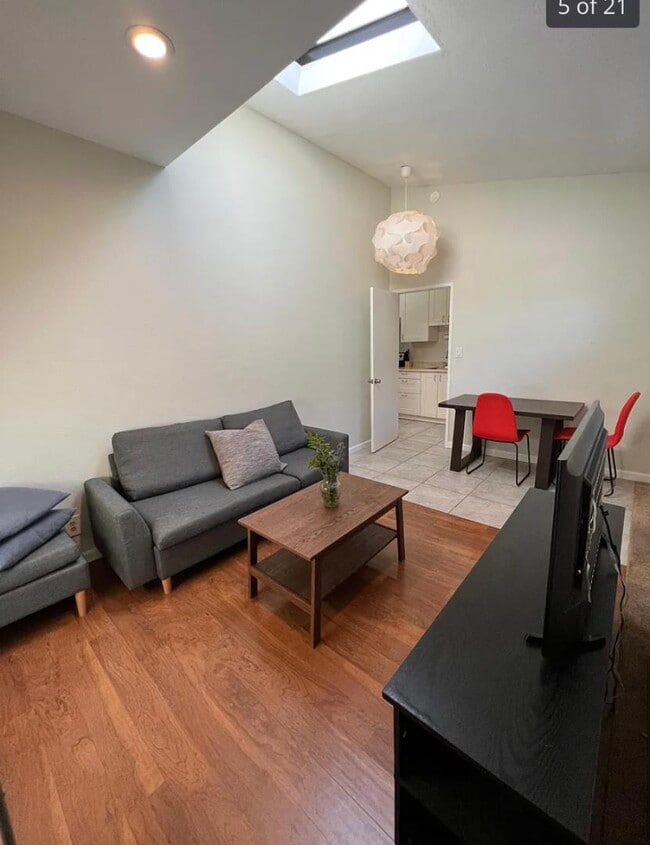 Building Photo - 1302 Delaware Ave