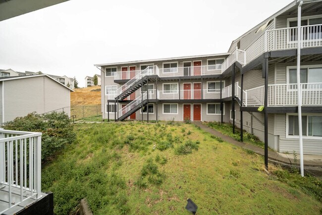 Building Photo - 1555 NE Merman Dr