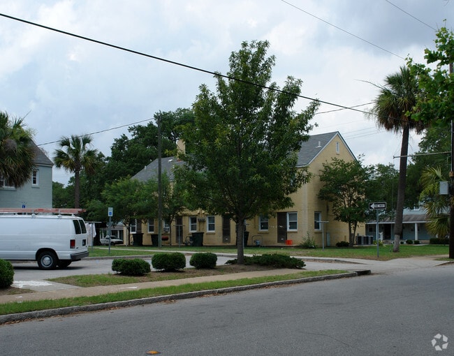 Building Photo - Meeting Street Manor - Cooper River Court