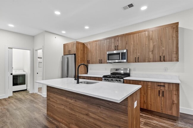 Building Photo - 19 Welling Pl