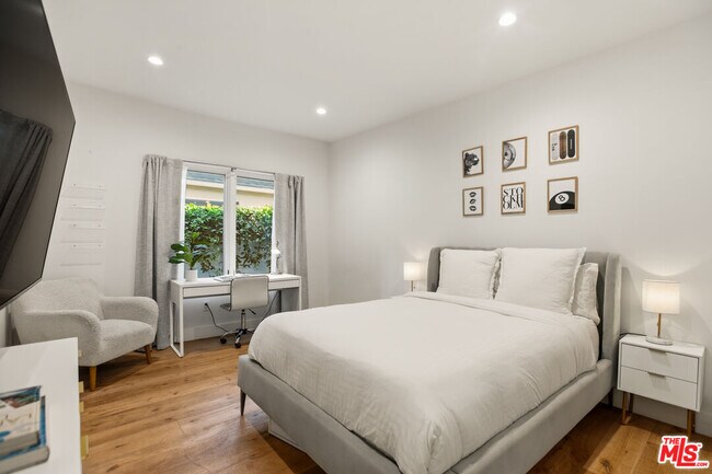 Building Photo - 0 N Edinburgh Ave