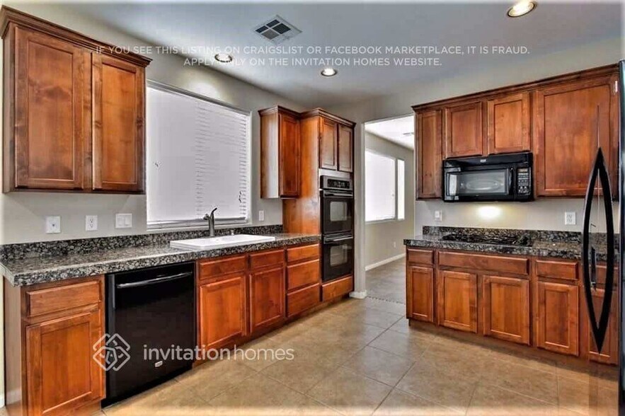 Building Photo - 357 Shimmering Moon St