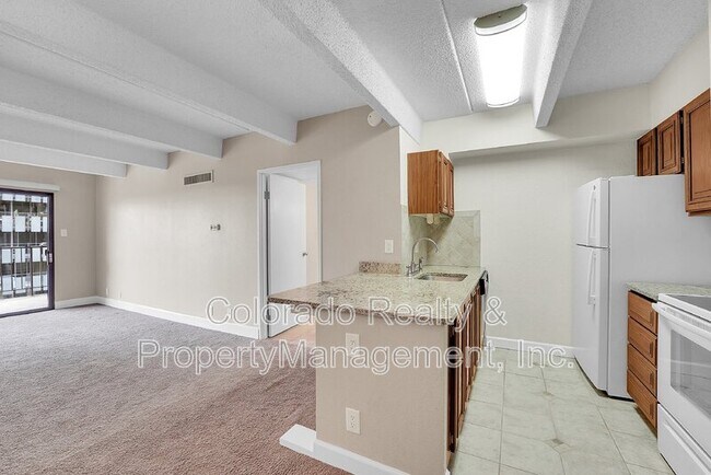 Building Photo - 777 N Washington St