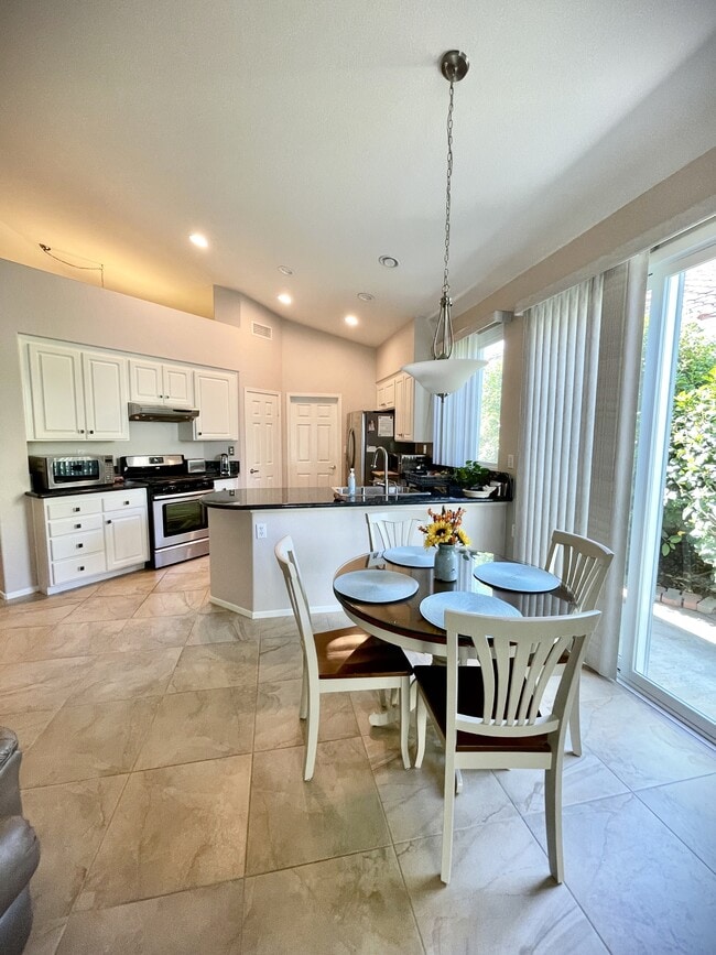 Building Photo - 4868 Thebes Way