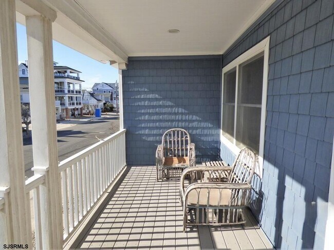 Building Photo - 875 Stenton Pl