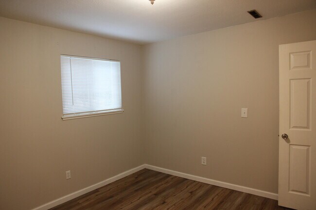 Building Photo - 4259 Packard St