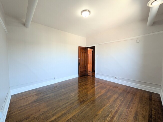 Building Photo - 4943 N Winthrop Ave
