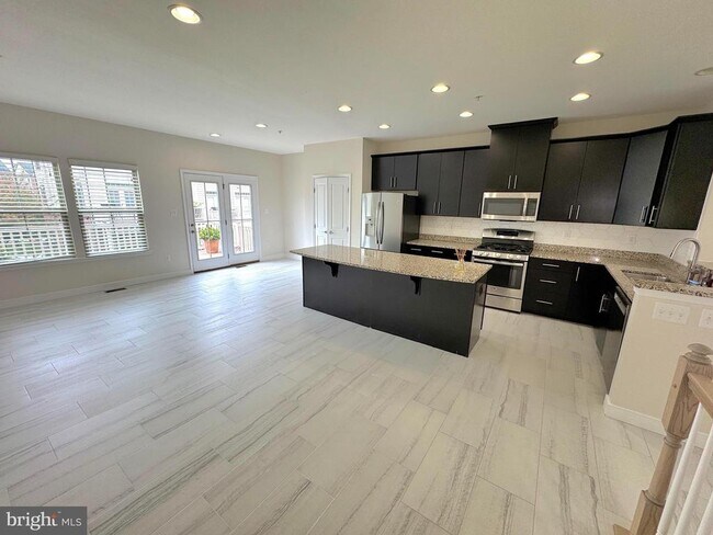 Building Photo - 9160 Landon House Ln