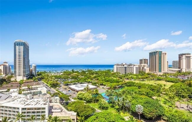 Building Photo - Rarely Available 1 BED / 1 BATH Long-term rental at The Ritz Residences!!