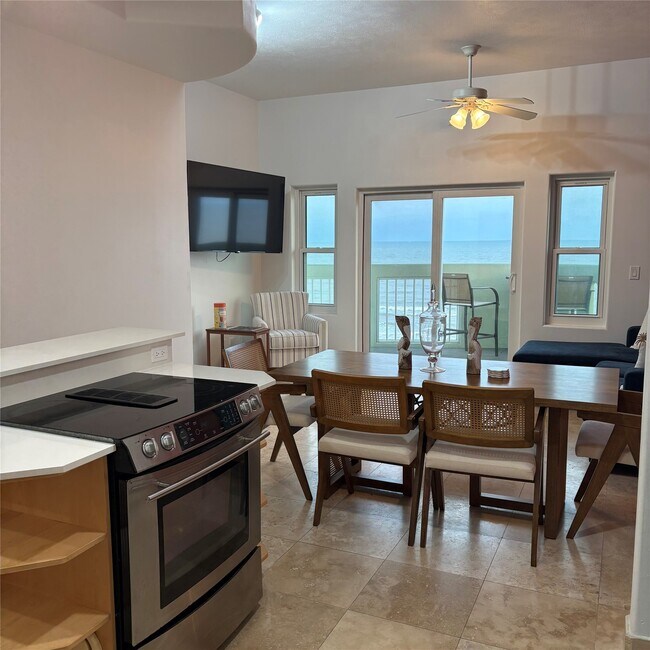 Building Photo - 9420 Seawall Blvd
