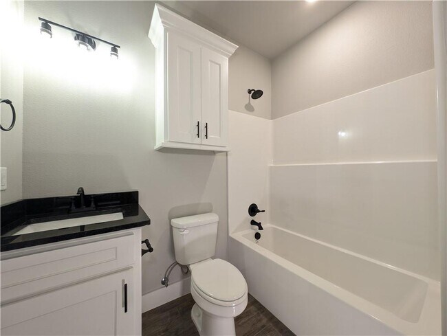 Building Photo - 9 Langholm Cir