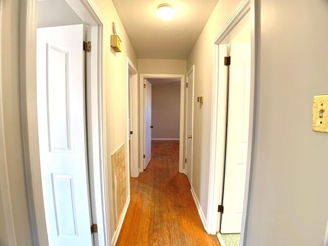 Building Photo - 30 Bunker Hill Rd