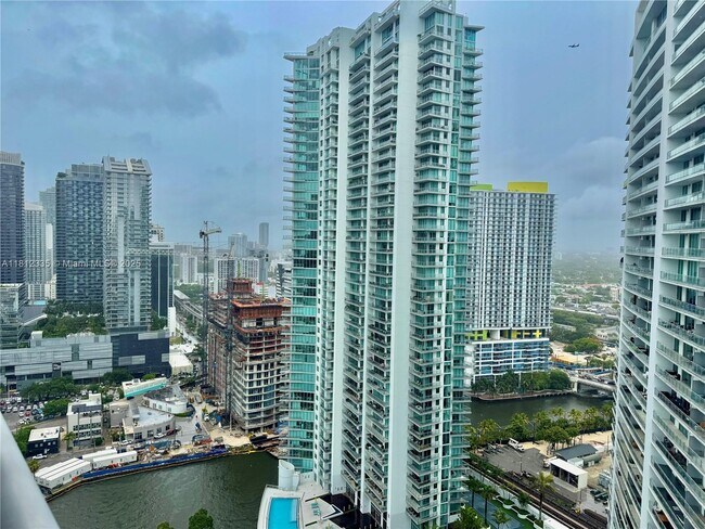 Building Photo - 350 S Miami Ave