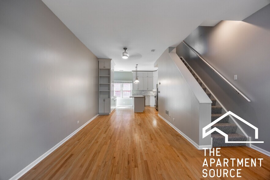 Building Photo - 855 W Erie St