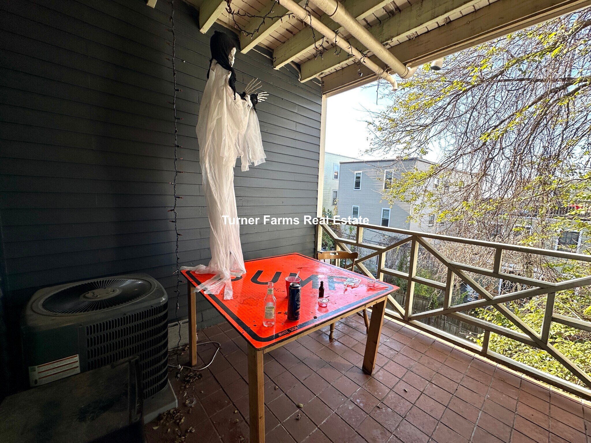 Building Photo - 5 Sachem St