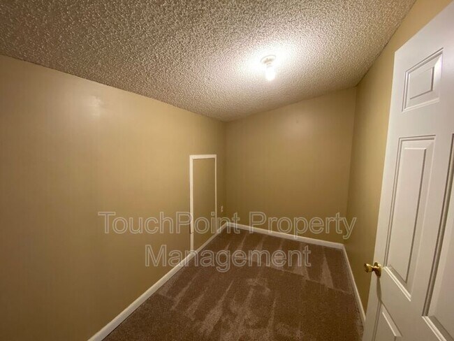 Building Photo - 5422 Waverly Lynn Ln