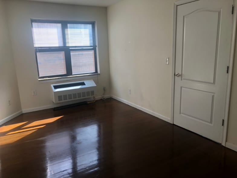 Building Photo - 529 54th St