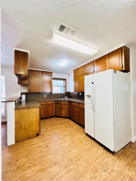 Building Photo - 210 2nd St