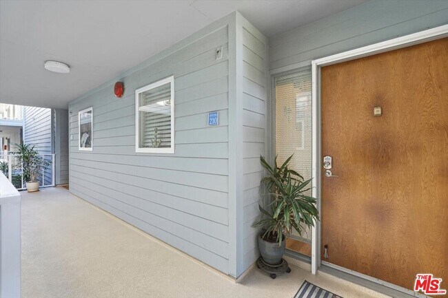 Building Photo - 240 The Village