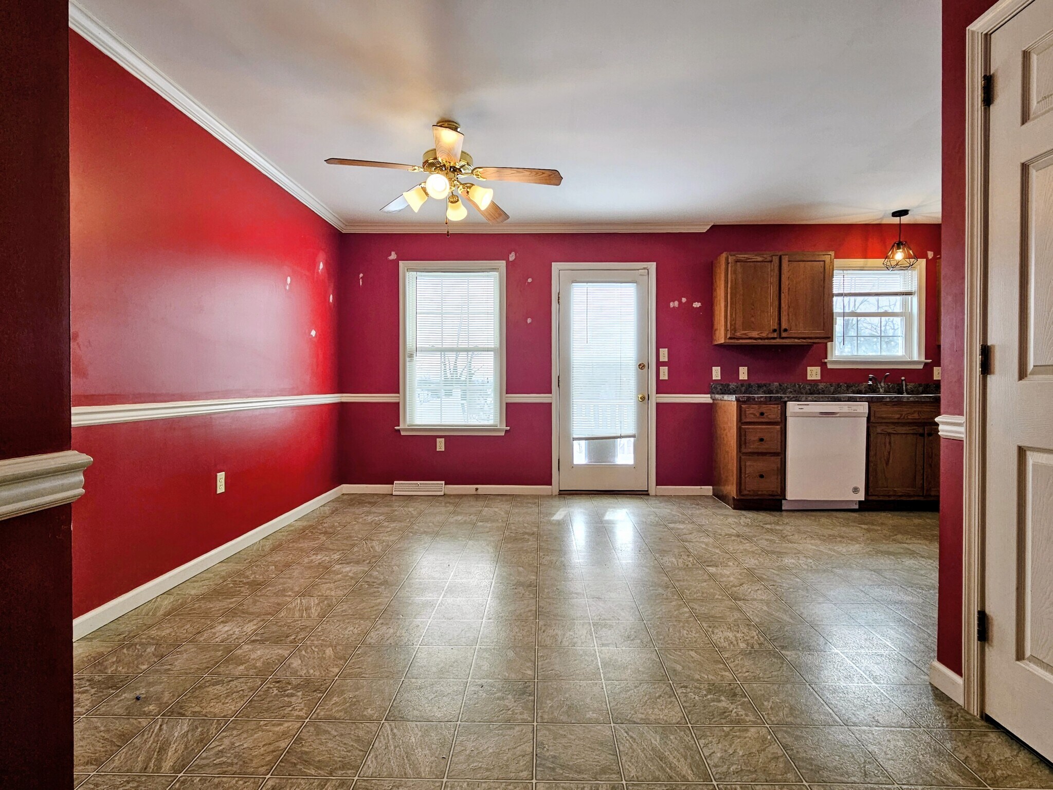 Building Photo - 42 Beverly Dr