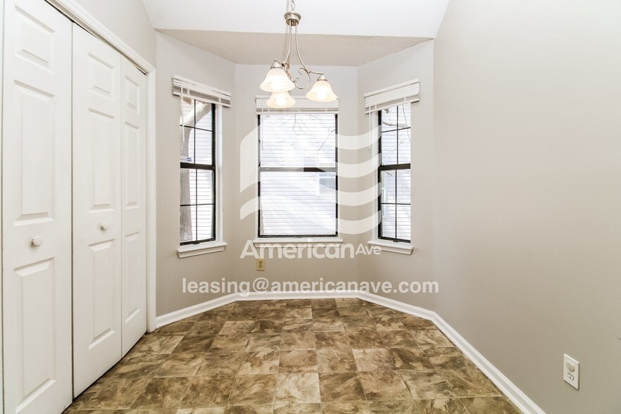 Building Photo - 220 Risdon Way