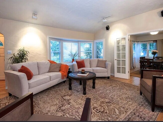 Building Photo - 12271 Laurel Terrace Dr