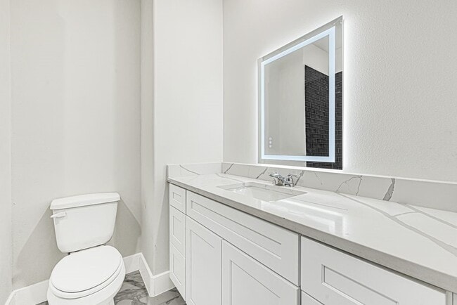 Building Photo - 4013 St Augustine St