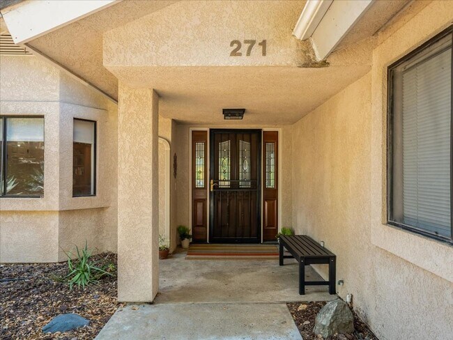 Building Photo - 271 Twin Ridge Dr