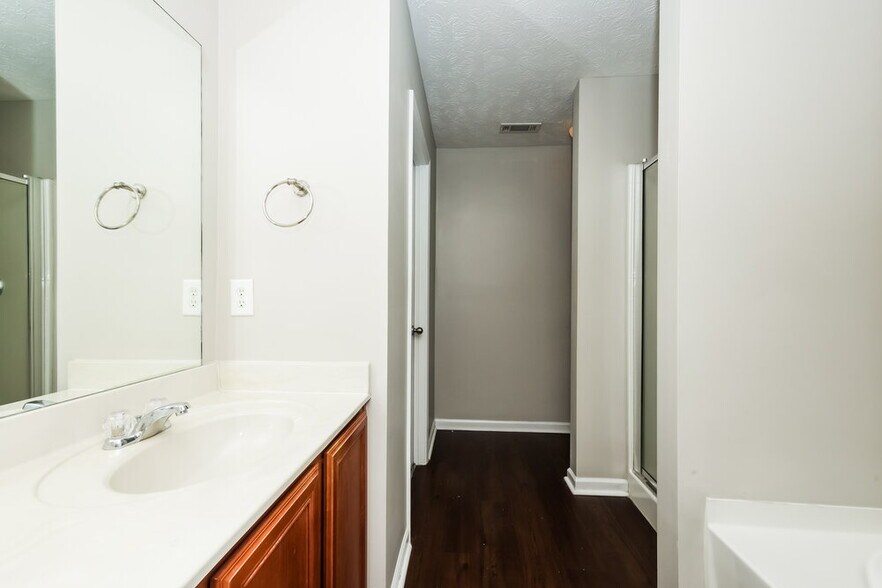 Building Photo - 632 Elderberry Way
