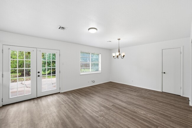 Building Photo - 917 Susan St