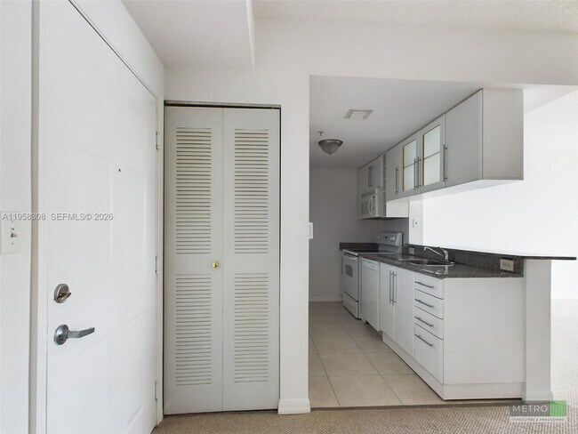 Building Photo - 275 NE 18th St