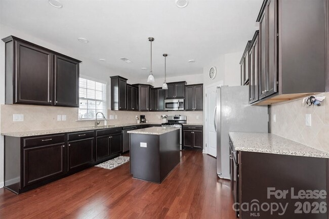 Building Photo - 10391 Hillsborough St