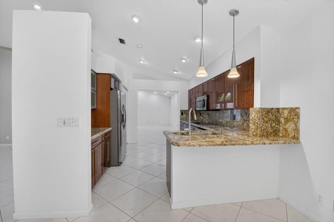 Building Photo - 7558 Ironbridge Cir