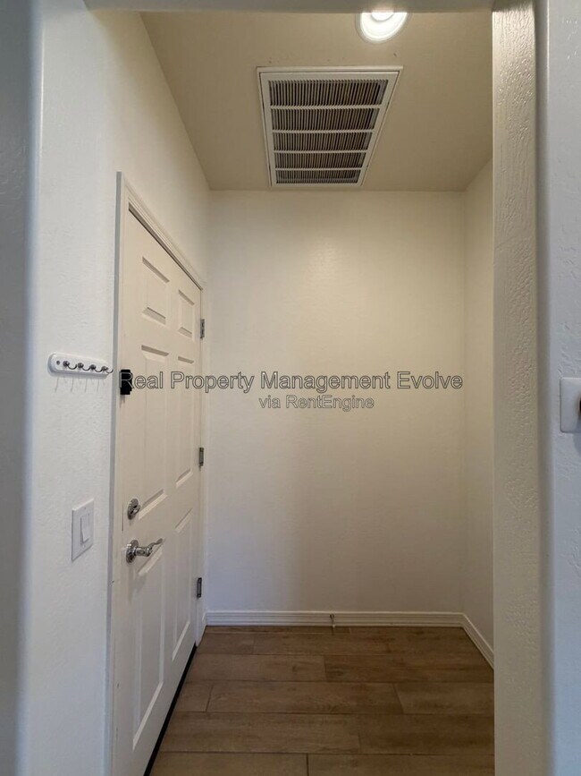 Building Photo - 5731 W Encinas Ln