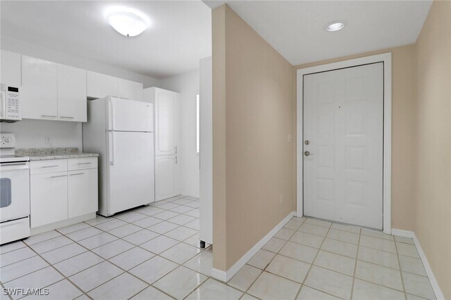 Building Photo - 7779 Jewel Ln