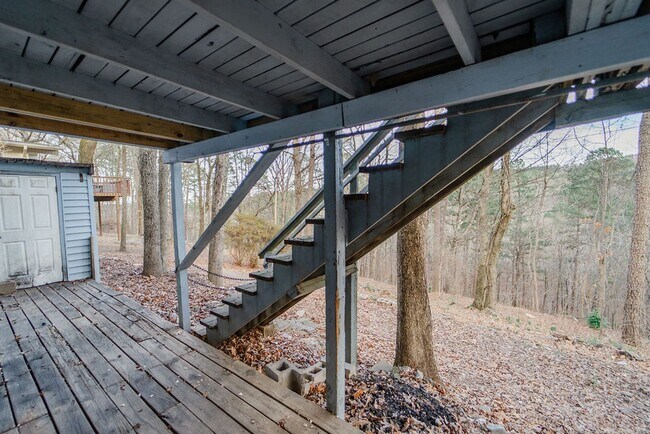 Building Photo - Spacious 3 Bedroom, 3 Bath Two story home!!