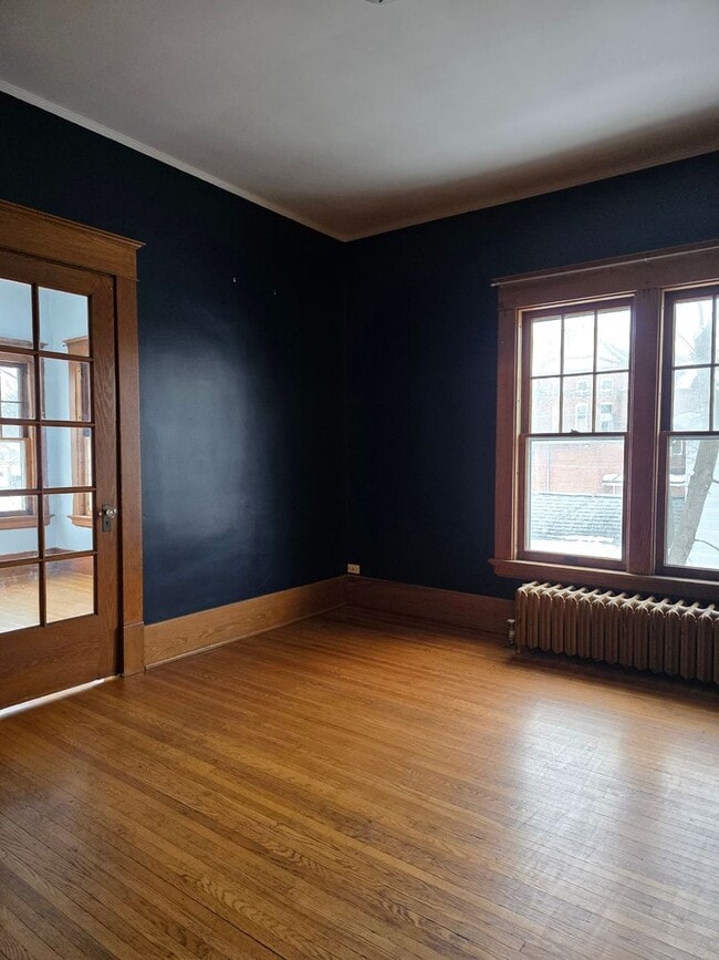 Building Photo - Large Home in Bowling Green