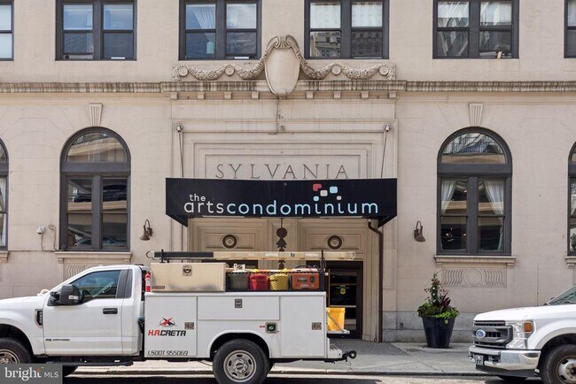 Building Photo - 1324 Locust St