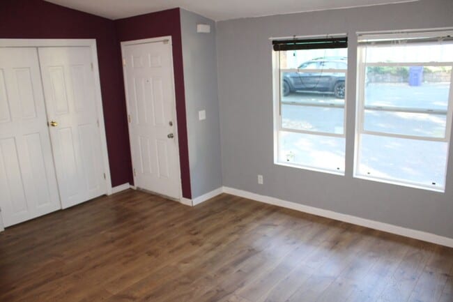 Building Photo - 5266 Sunset Dr